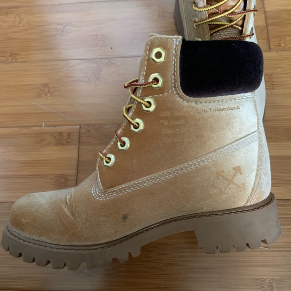 Off-White Timberland Velvet Boots in wheat color - Picture 6 of 8